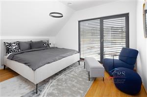 216a0445-edit.jpg